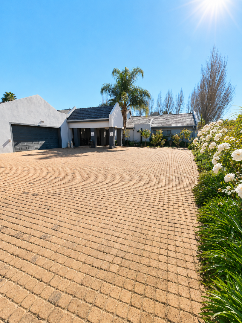 4 Bedroom Property for Sale in Flamwood North West